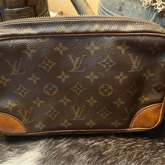 Louis Vuitton wristlet - Picture 2 of 4